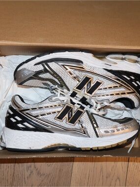 New Balance 1906R White Gold Black Size 7.5 Men M1906RA